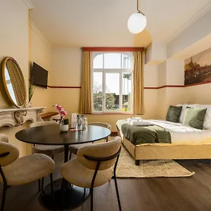  Aparthotel The Queen's Twelve By Romy&travis België